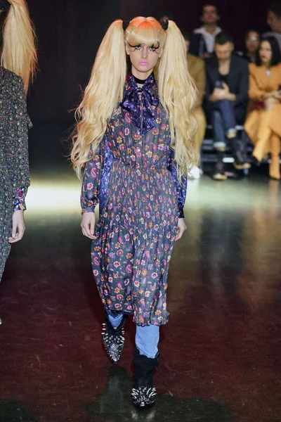 Look 4